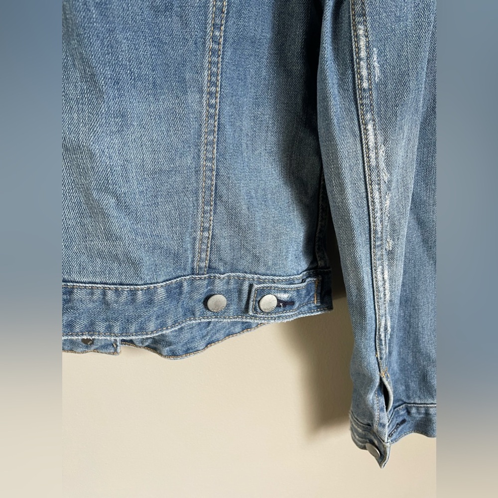 GAP Distressed Denim Jacket - Picture 6 of 9